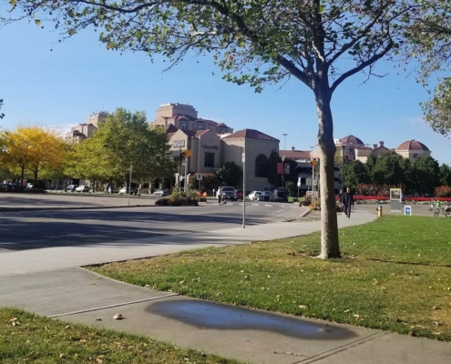 Why Buyers Are Watching Kelowna Waterfront Condos for Sale This Fall